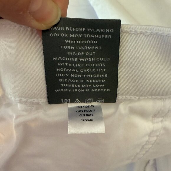 Women's 0 Torrid Drawstring Pull on White Shorts Elastic Waist - Picture 6 of 6